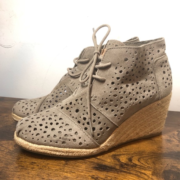 TOMS Moroccan Cutout Suede Wedge Boot Sz.7.5 - Picture 2 of 5